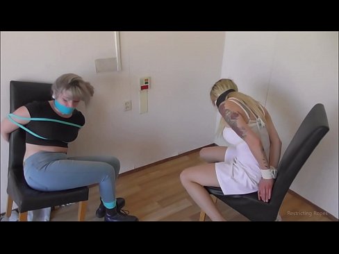 ❤️ Mowonlara / so si oke ati awọn gagged / omobirin ninu ipọnju ️❌ ni onihoho% yo.porn-mate.ru%